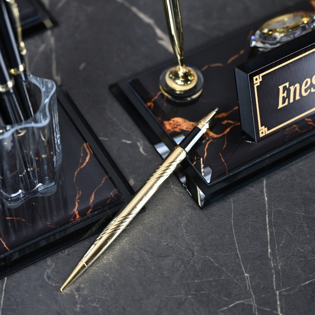 Midi Nero | 13-Piece Crystal Desk Set & Personalized Nameplate